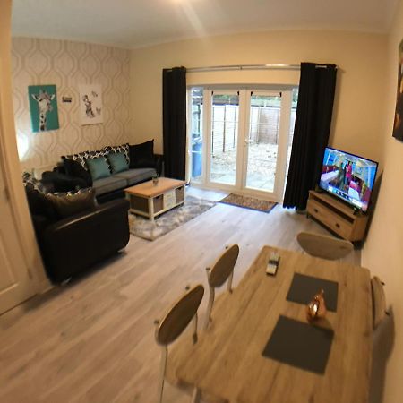 Very Large House, 6 Beds, 4 Bedrooms, 3 Bathrooms, 5 Smart Tv'S & Van Parking Boston Esterno foto