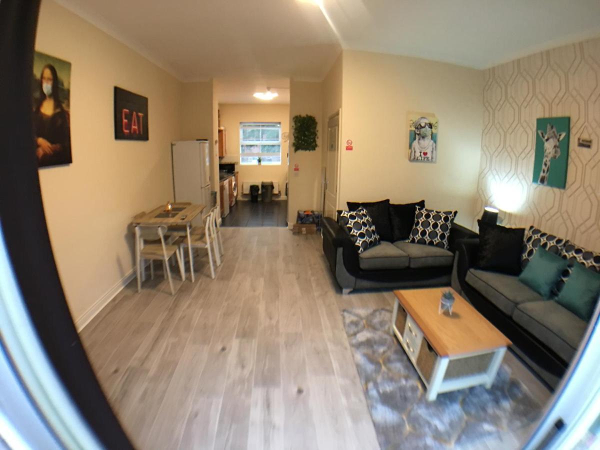 Very Large House, 6 Beds, 4 Bedrooms, 3 Bathrooms, 5 Smart Tv'S & Van Parking Boston Esterno foto