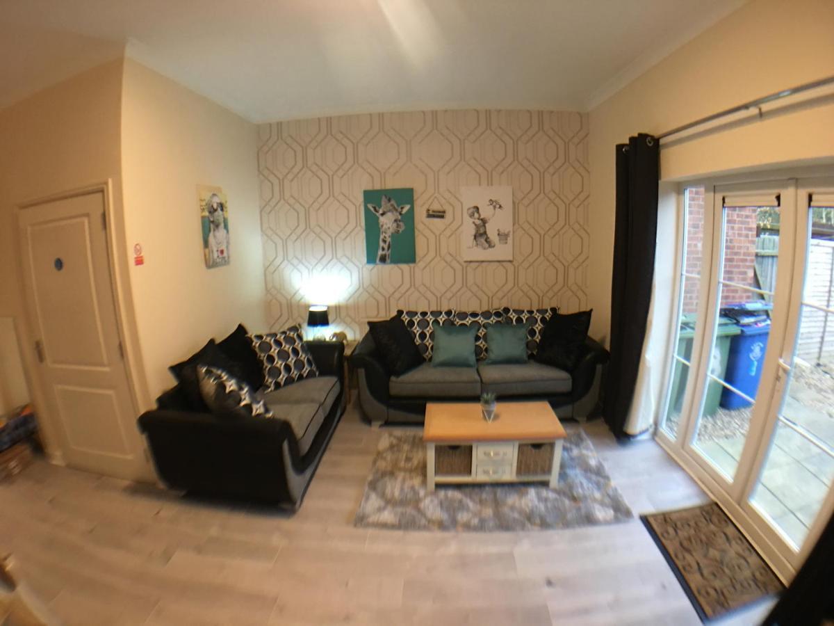 Very Large House, 6 Beds, 4 Bedrooms, 3 Bathrooms, 5 Smart Tv'S & Van Parking Boston Esterno foto