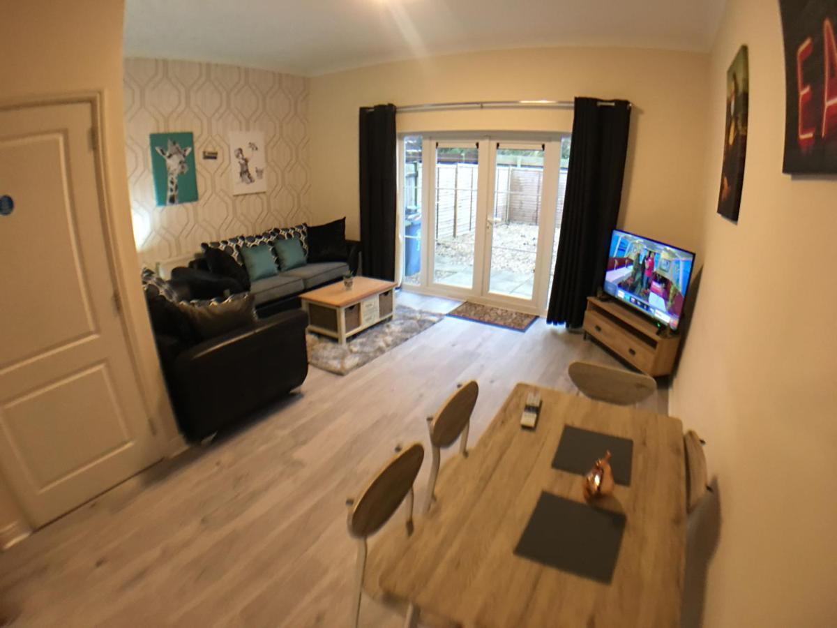 Very Large House, 6 Beds, 4 Bedrooms, 3 Bathrooms, 5 Smart Tv'S & Van Parking Boston Esterno foto